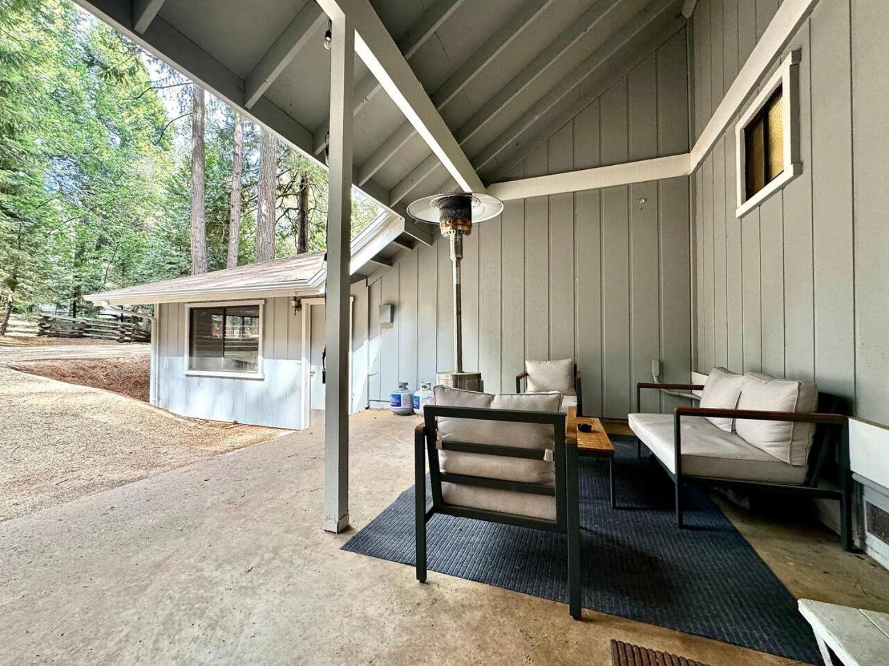 Cabin In The Trees-Game Room Pollock Pines Exterior foto